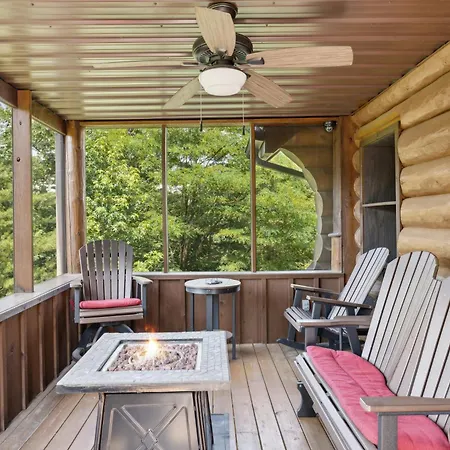 Paradise Point Holiday Home